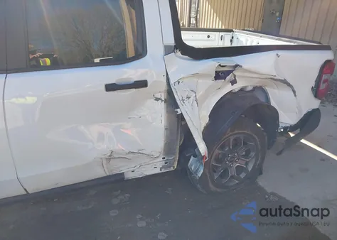 2024 Ford Maverick Xlt из США, поврежденный, VIN 3FTTW8H34RRA82868